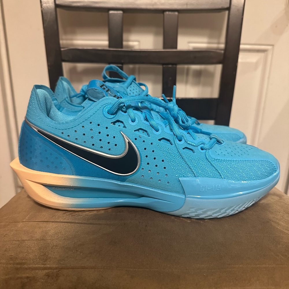 Brand new nike Gt Cut 3 basketball shoes size 9.5 no box